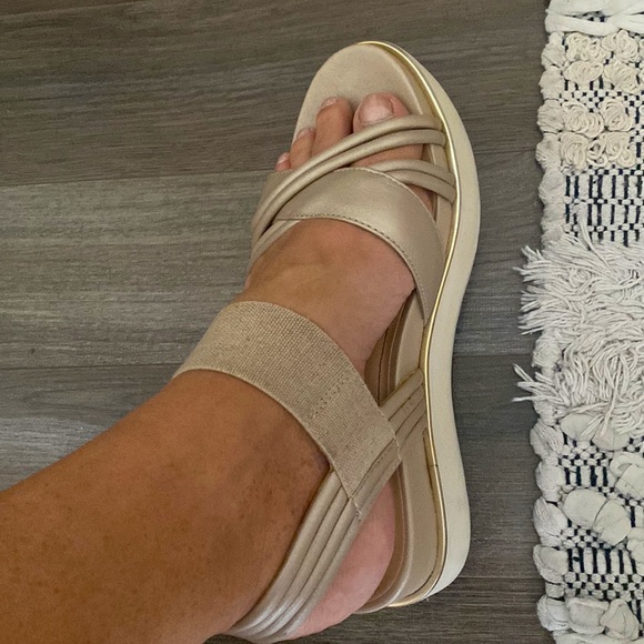 Platform Sandals - Picture 6 of 6